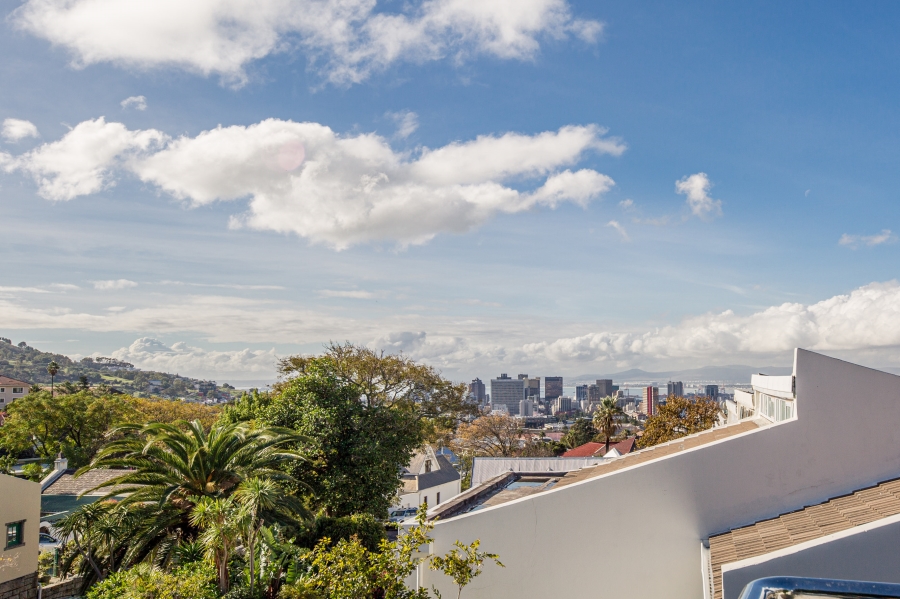 To Let 3 Bedroom Property for Rent in Higgovale Western Cape